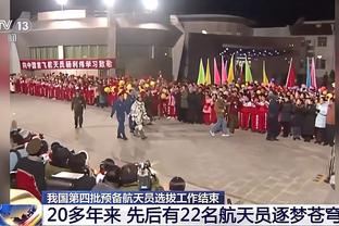 ?心系尼克斯！卡梅隆-安东尼来到费城观看尼克斯vs76人G3